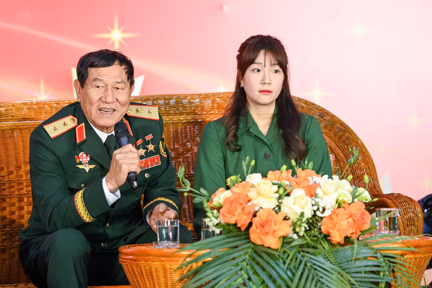 Anh hùng Phạm Tuân đã chia sẻ những kỷ niệm đáng nhớ trong quân ngũ.