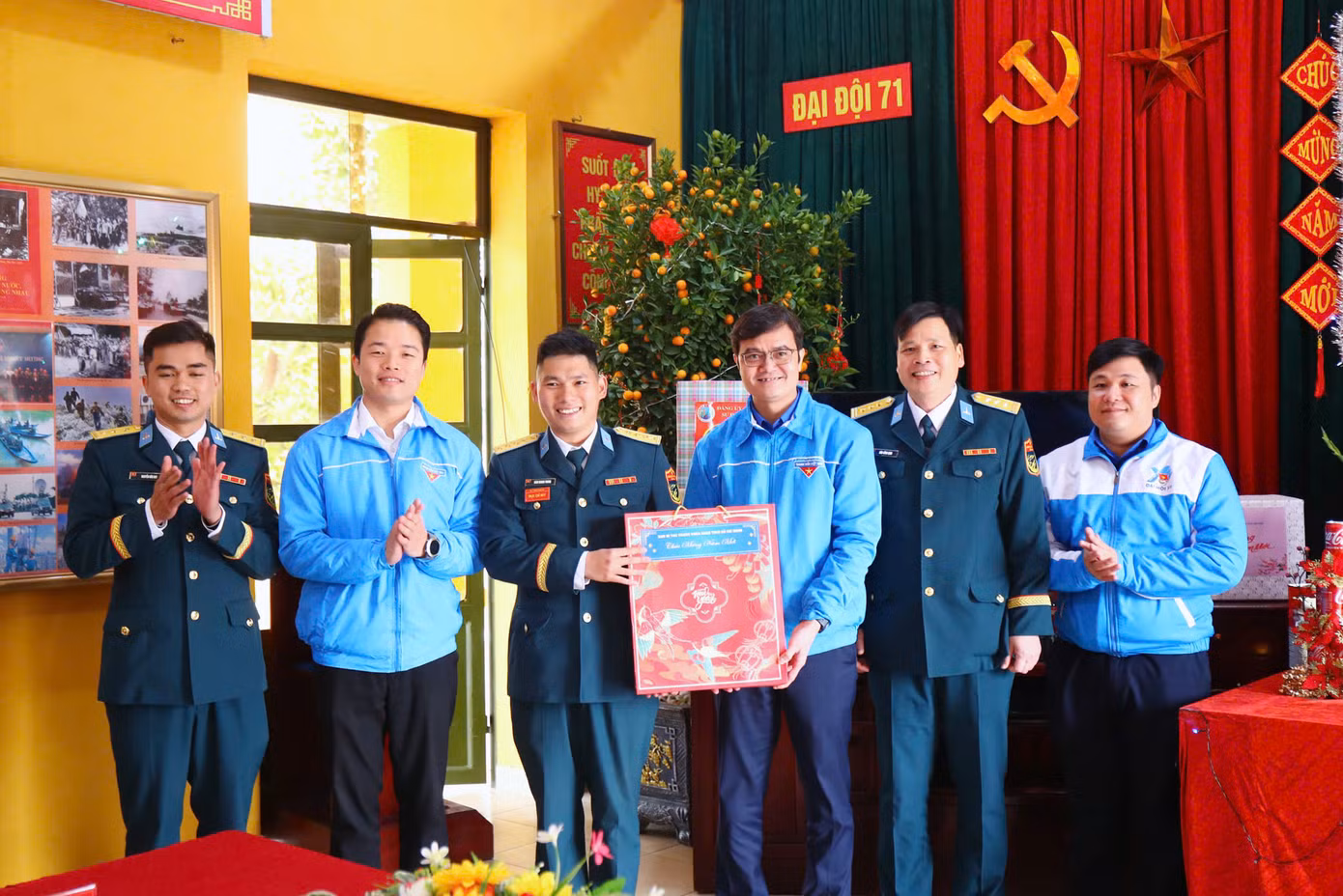Bí thư thứ nhất T.Ư Đoàn Bùi Quang Huy thăm, chúc Tết các đơn vị lực lượng vũ trang.