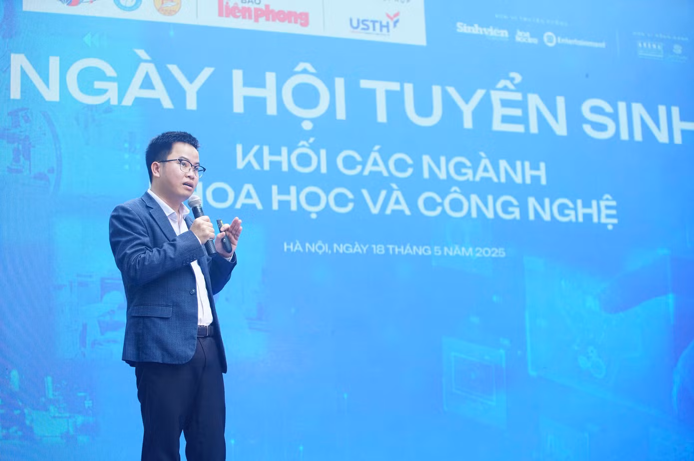 TS Phạm Huy Hiệu tại Ngày hội tuyển sinh khối ngành Khoa học Công nghệ 2025.