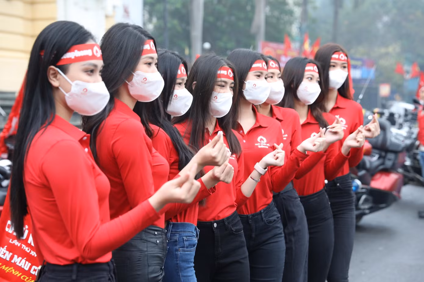 Nhiều Hoa hâu, Á hậu, người đẹp cuộc thi Hoa hậu Việt Nam hưởng ứng Chủ nhật Đỏ lần thứ XIV - năm 2022.