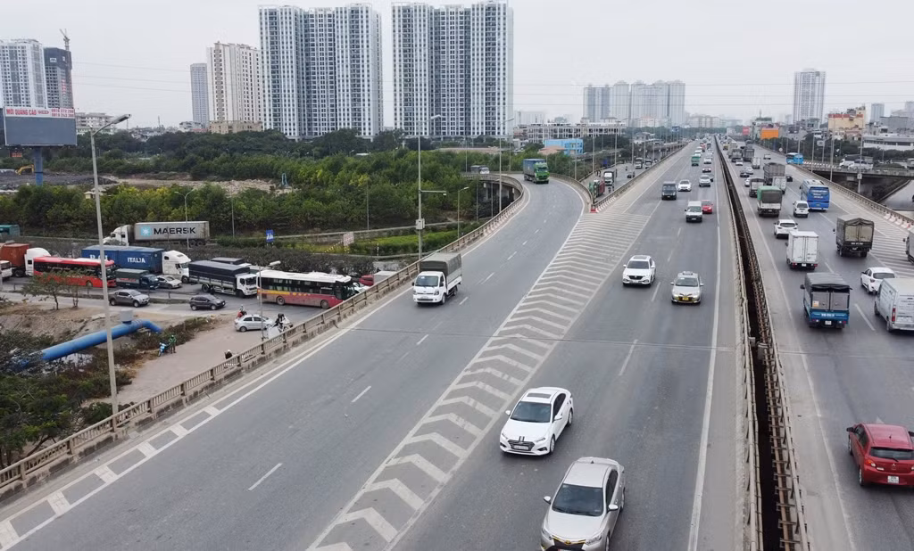 Với tổng mức đầu tư hơn 3.200 tỷ đồng, dự án đầu tư xây dựng đường kết nối đường Pháp Vân - Cầu Giẽ với đường Vành đai 3 vừa được đại diện UBND thành phố Hà Nội là Ban QLDA đầu tư xây dựng công trình giao thông thông báo kế hoạch khởi công vào tháng 6/2023.