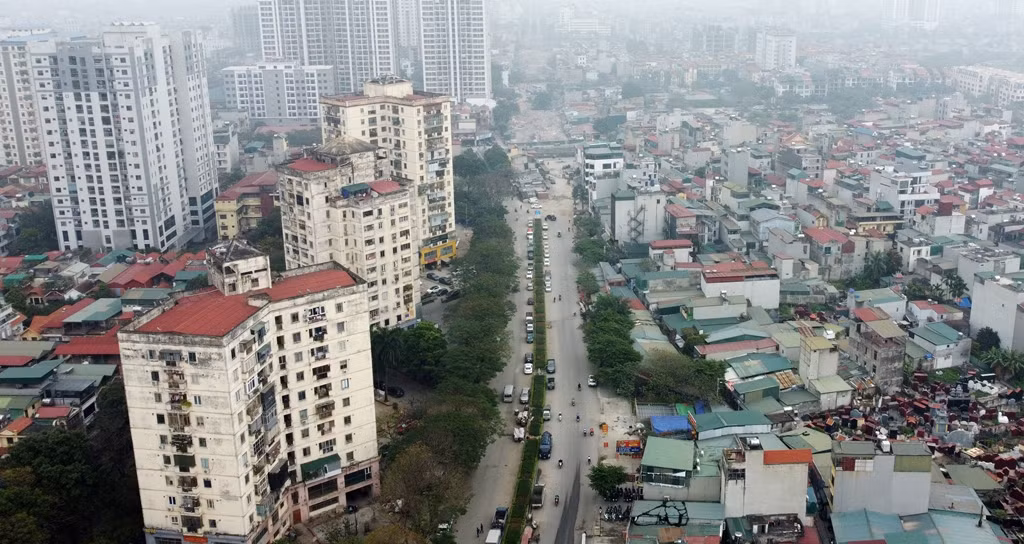 Sau hơn 20 năm thi công hiện tuyến đường Vành đai 3 và đường hiện hữu đã hoàn thành từ KĐT Tây Hồ Tây (Tây Hồ) đến KĐT Định Công (Hoàng Mai).