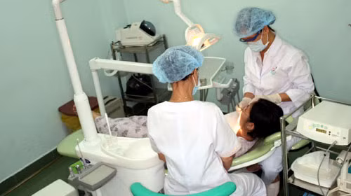Cần chọn cơ sở làm răng uy tín khám chữa răng. Trong ảnh: khám và điều trị răng tại Trung tâm nha khoa Thuận Kiều, TP.HCM. Ảnh: Thanh Đạm