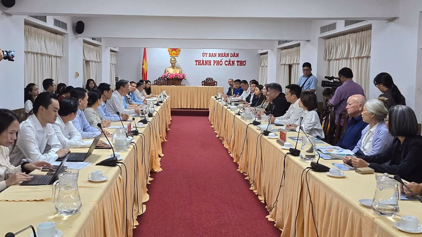 Quang cảnh buổi làm việc. Ảnh: CK.