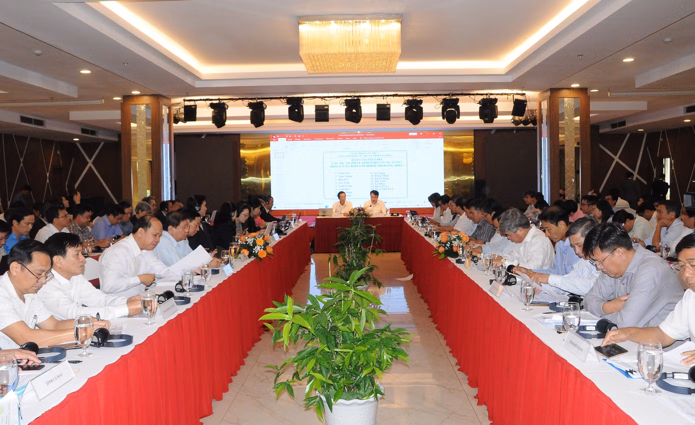 Ban Chỉ đạo các dự án phát triển bền vững Đồng bằng sông Cửu Long ứng phó với biến đổi khí hậu - Mekong DPO họp phiên thứ 3, khi tiến độ chuẩn bị các dự án cơ bản đều chậm. (Ảnh: CK).
