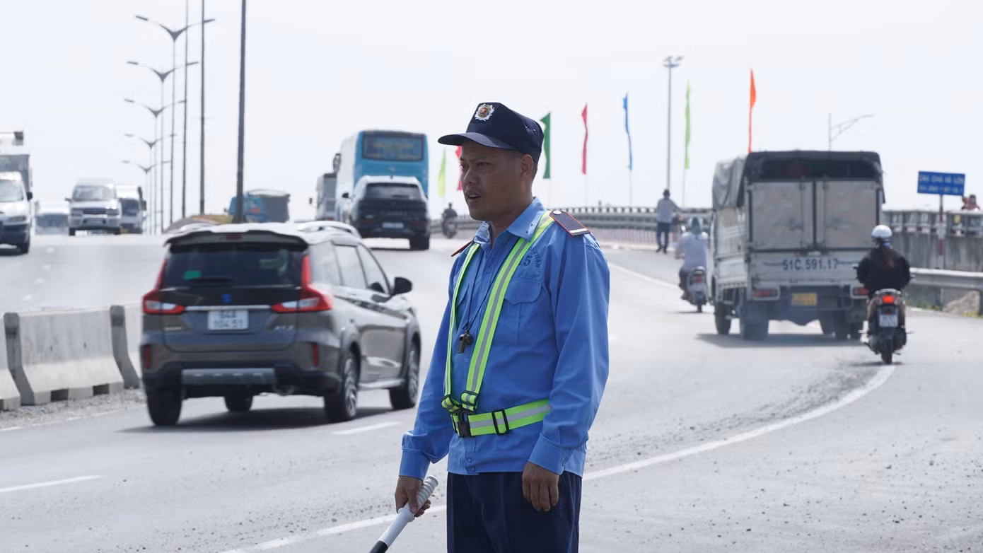 Tổ chức điều tiết, phân luồng để đảm bảo điều kiện thi công.