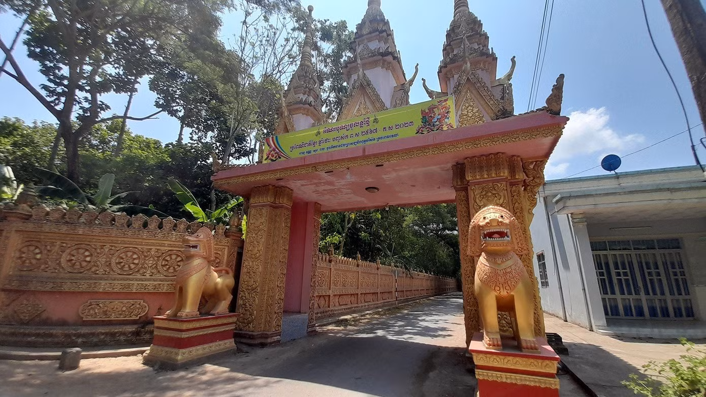 Với tuổi đời hàng trăm năm, mỗi ngôi chùa bên cạnh mang đậm bản sắc văn hóa Khmer còn có nét đặc trưng, độc đáo riêng.
