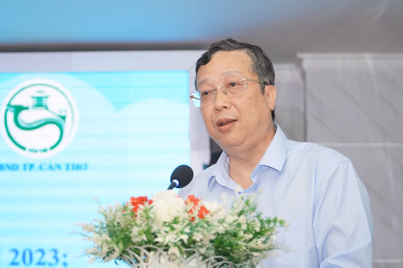 Thứ trưởng Bộ NN&amp;PTNT Hoàng Trung phát biểu.