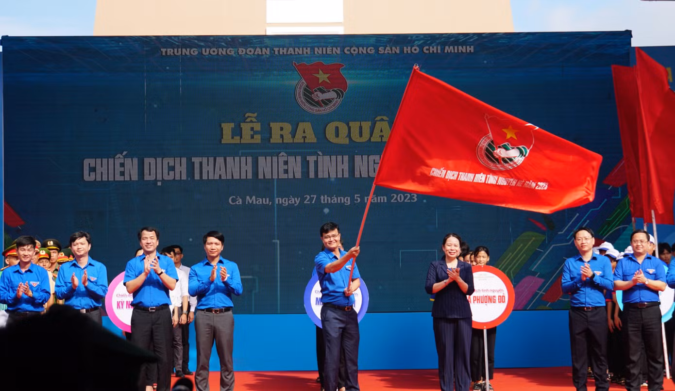 Bí thư thứ nhất T.Ư Đoàn Bùi Quang Huy phát động ra quân Chiến dịch.