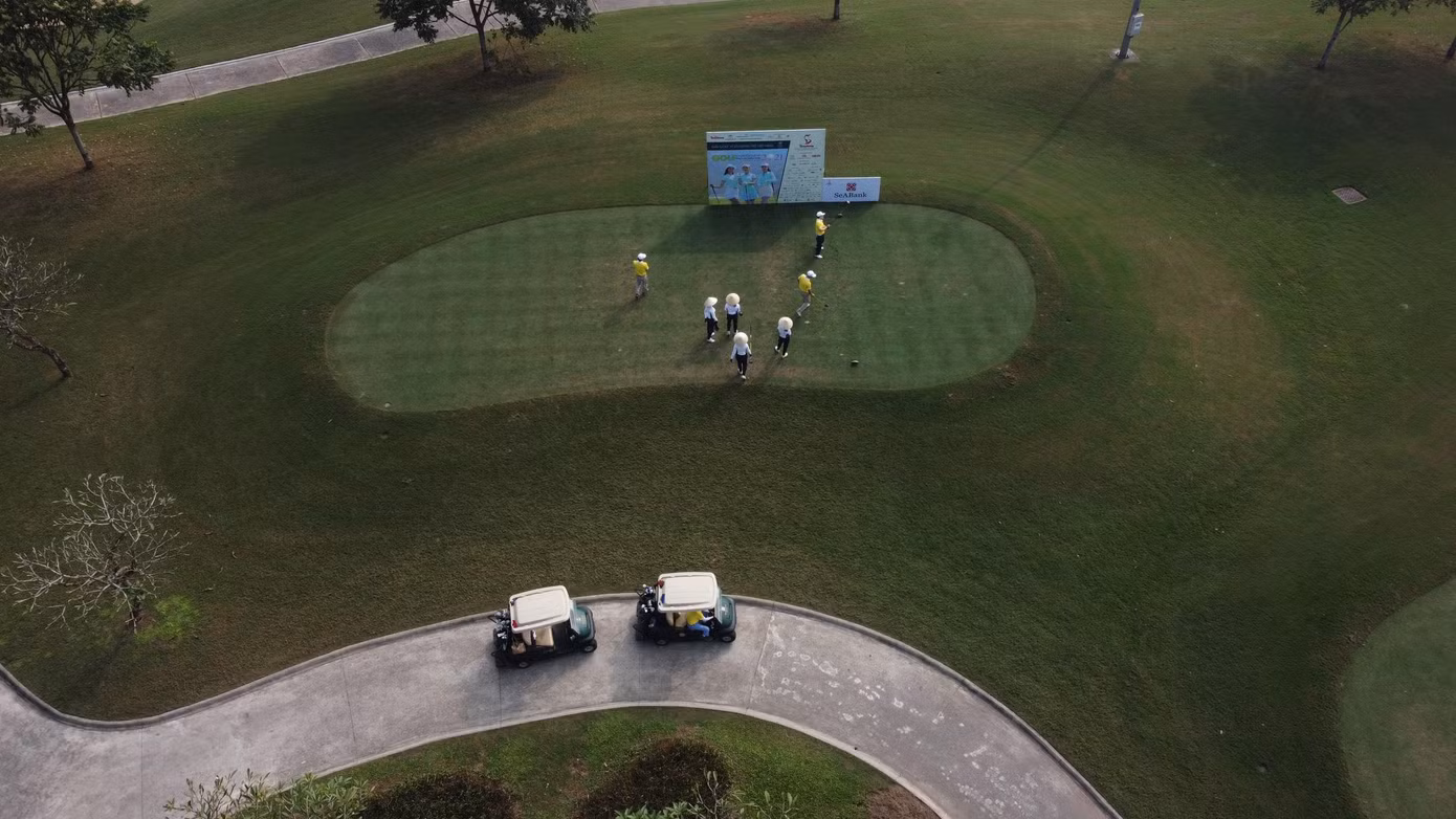 Sáng 20/11, Tiền Phong Golf Championship 2021 chính thức khởi tranh trên sân Kings Course và sân Mountainview thuộc BRG Kings Island Golf Resort (Đồng Mô, Sơn Tây, Hà Nội).