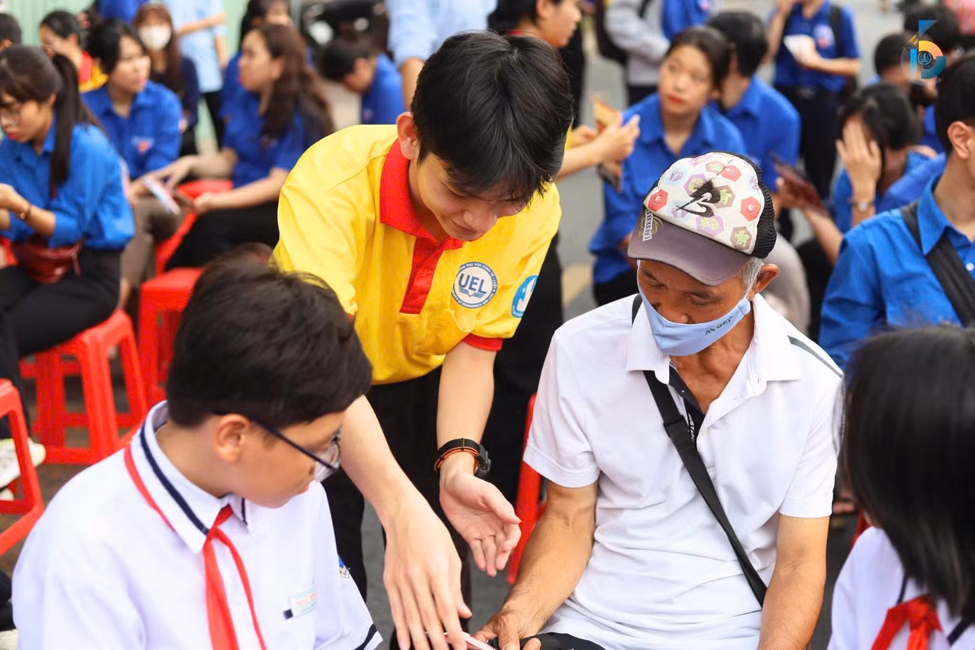 Các hoạt động thiết thực của các chiến sĩ xuân tình nguyện Thành phố. Các hoạt động thiết thực của các chiến sĩ xuân tình nguyện Thành phố.
