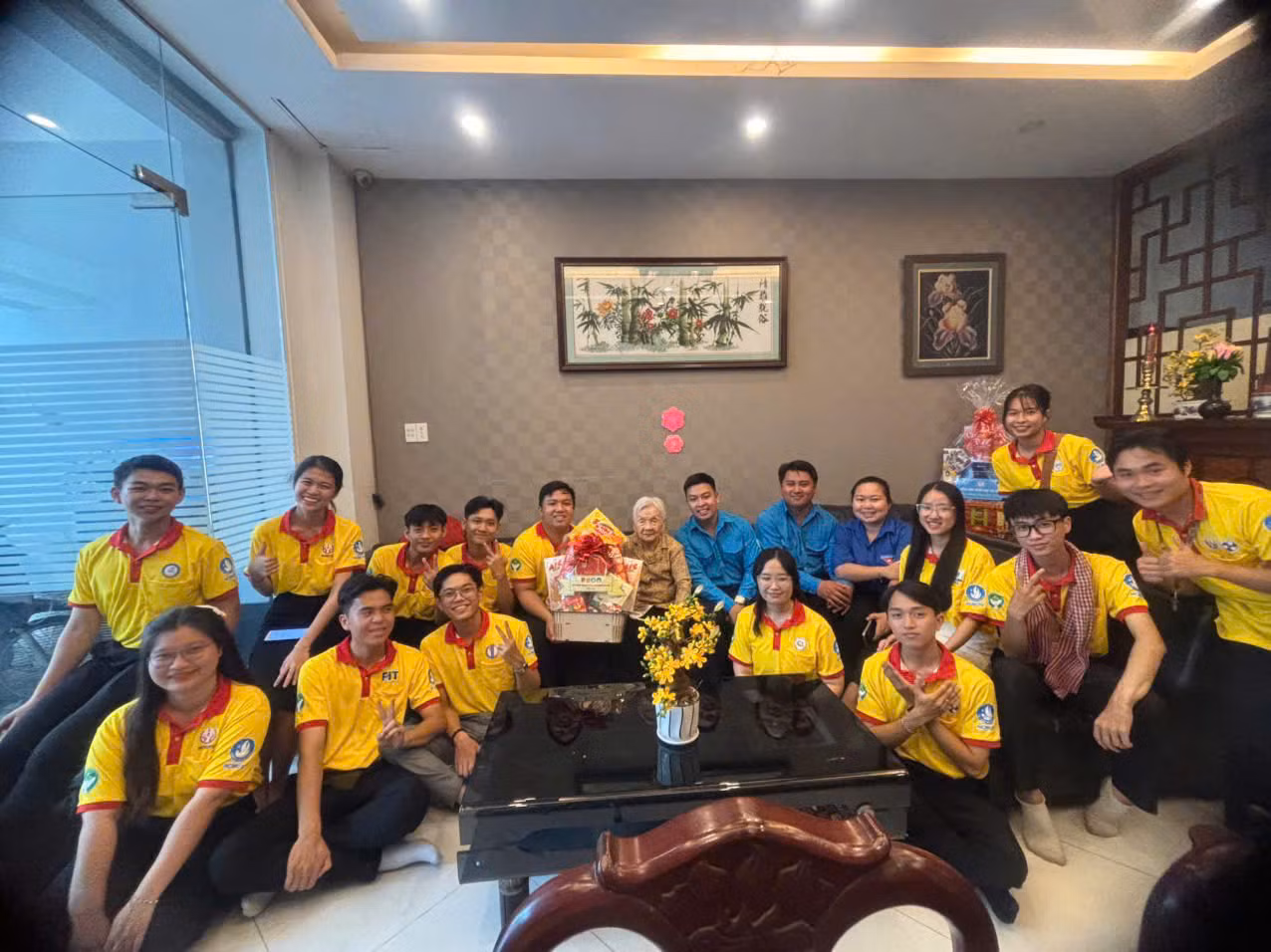Các hoạt động thiết thực của các chiến sĩ xuân tình nguyện Thành phố. Các hoạt động thiết thực của các chiến sĩ xuân tình nguyện Thành phố.