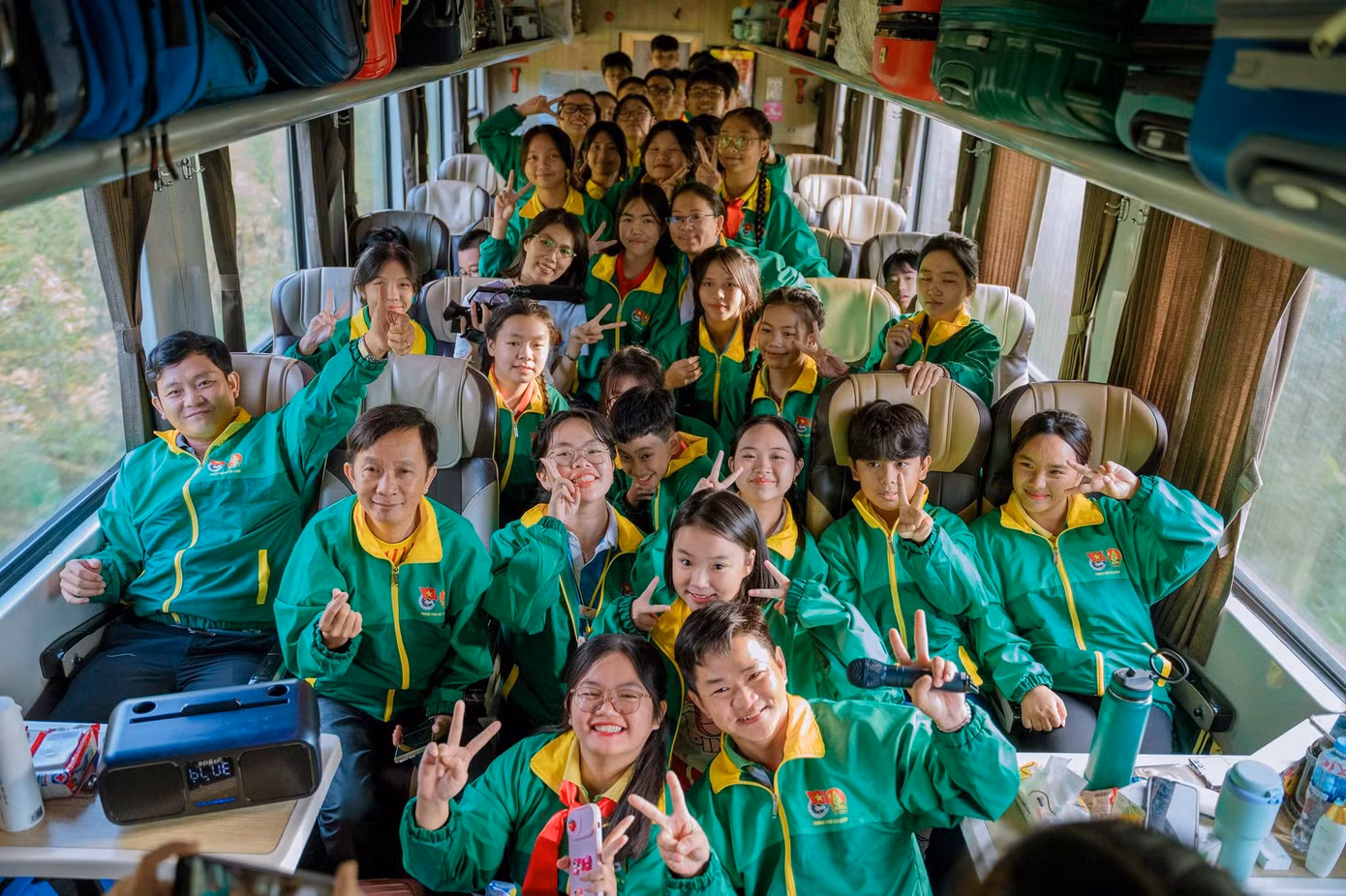 Không khí rộn ràng trên chuyến tàu đặc biệt mang số hiệu HTEYTQVN2024.
