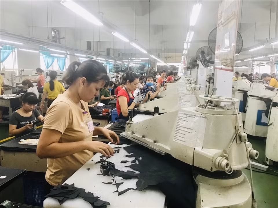 Bộ LĐ-TB&amp;XH đề xuất lao động làm việc đủ từ 1 - 3 tháng được tham gia BHTN