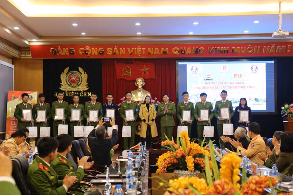 Hội thi lái xe an toàn Học viện CSND ảnh 1
