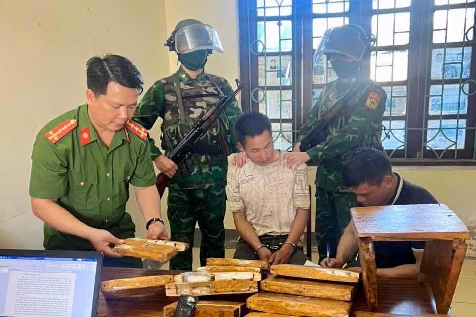 Đối tượng Mùa A Nhà vận chuyển số ma túy từ Lào qua biên giới bằng đường tiểu ngạch