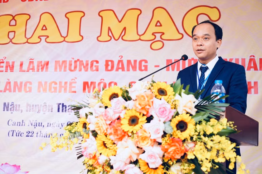Phát biểu khai mạc, ông Đỗ Ngọc Quang, Chủ tịch UBND xã Canh Nậu bày tỏ, người Canh Nậu có truyền thống nghề mộc lâu đời, với bản tính hiền lành, thật thà, cần cù. Đến nay, sản phẩm của người Canh Nậu đã “nức tiếng” gần xa, có mặt ở khắp các tỉnh thành trong nước và xuất khẩu ra nước ngoài.