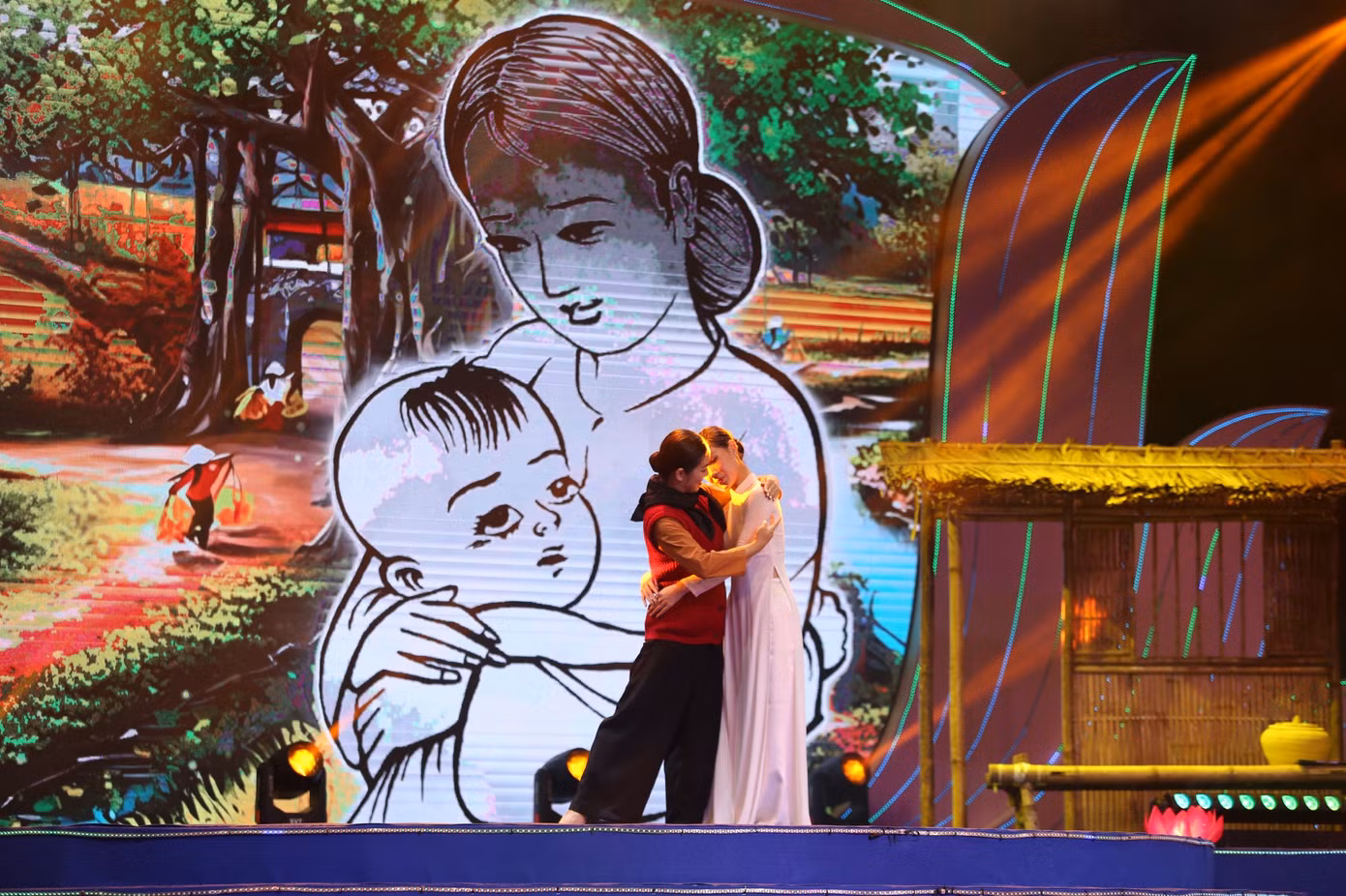 Hình ảnh và công lao của người mẹ là chủ đề được khắc họa sâu sắc trong suốt chương trình nghệ thuật Ơn nghĩa sinh thành.