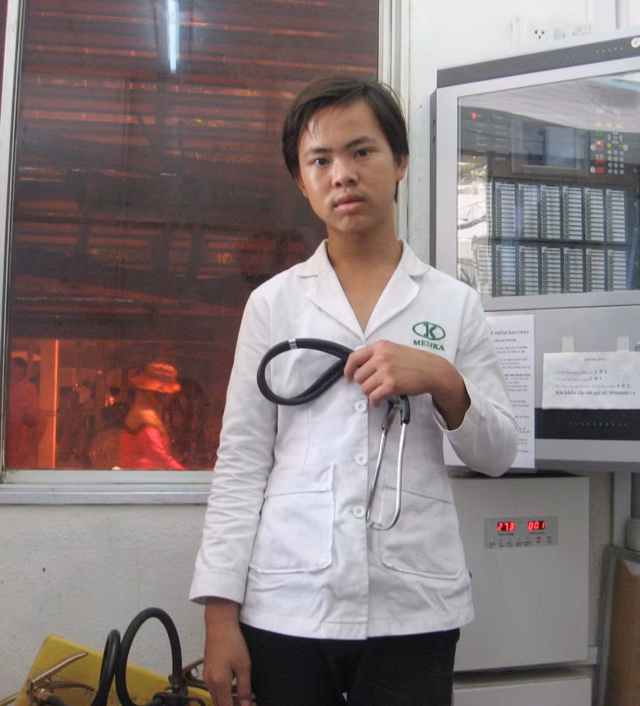 Bác sĩ dỏm