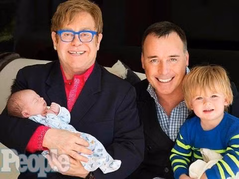 Gia đình hạnh phúc của Elton John