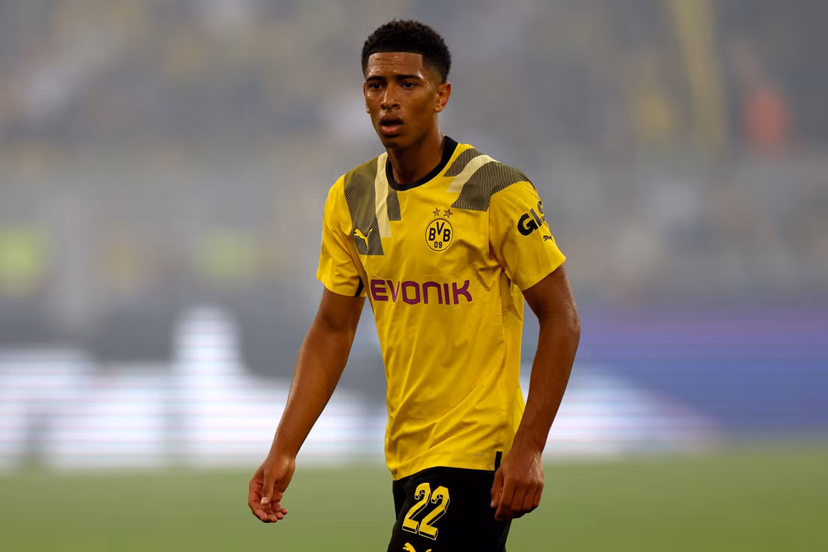 Tiền vệ trung tâm: Jude Bellingham (Borussia Dortmund, định giá chuyển nhượng: 110 triệu euro).
