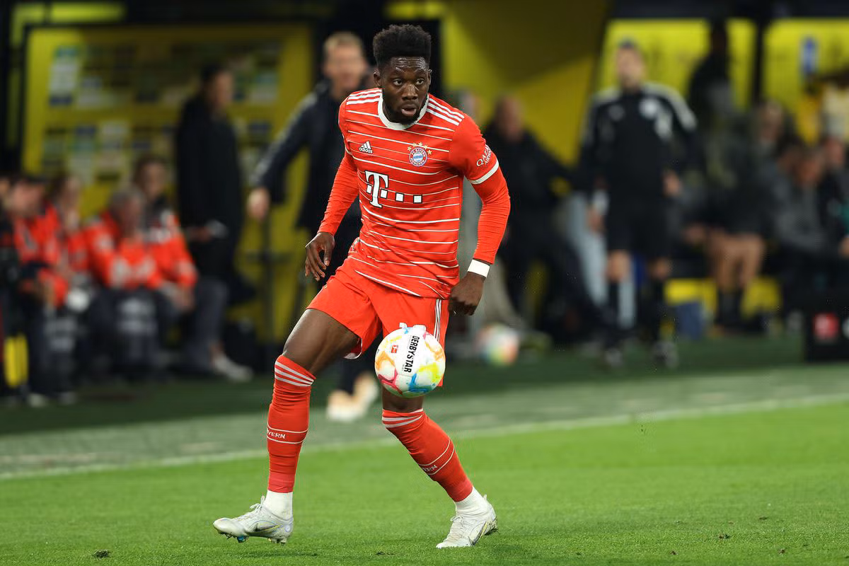 Hậu vệ trái: Alphonso Davies (Bayern Munich, định giá chuyển nhượng: 70 triệu euro).