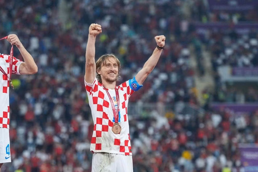 Tiền vệ trung tâm: Luka Modric (Croatia).