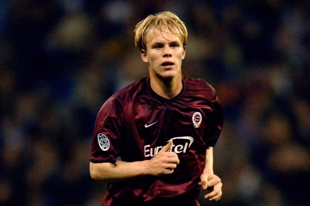7. Martin Klein (Sparta Praha, 2/2002). Khi Sparta Praha để thua 1-2 trước Panathinaikos, Klein là tác giả của bàn danh dự vào phút 90. Thời điểm đó, anh mới 17 tuổi 7 tháng và 25 ngày.
