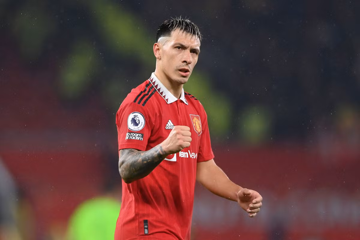 Trung vệ: Lisandro Martinez (MU).