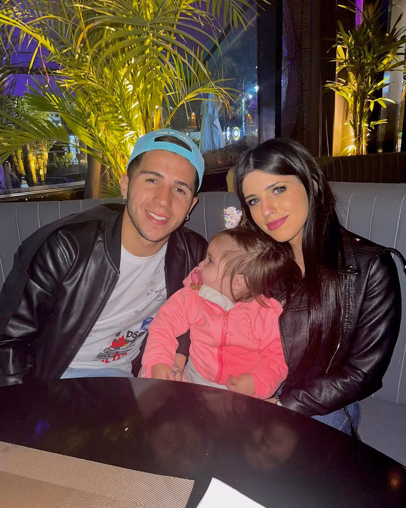 Bộ ba hạnh phúc Valentina Cervantes, Enzo Fernandez và con gái Olivia