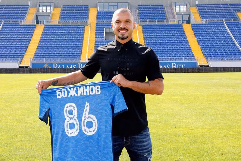 Valeri Bojinov. Tại EURO 2004, Bojinov chính là cầu thủ trẻ nhất giải. Khi được tung vào sân thay Dimitar Berbatov trong cuộc đọ sức với Italia ở vòng bảng, anh mới tròn 18 tuổi. Hiện chân sút 35 tuổi đang đầu quân cho CLB Levski Sofia. Ở giải đấy làn này, Bulgaria không được góp mặt. Ảnh: Twitter.