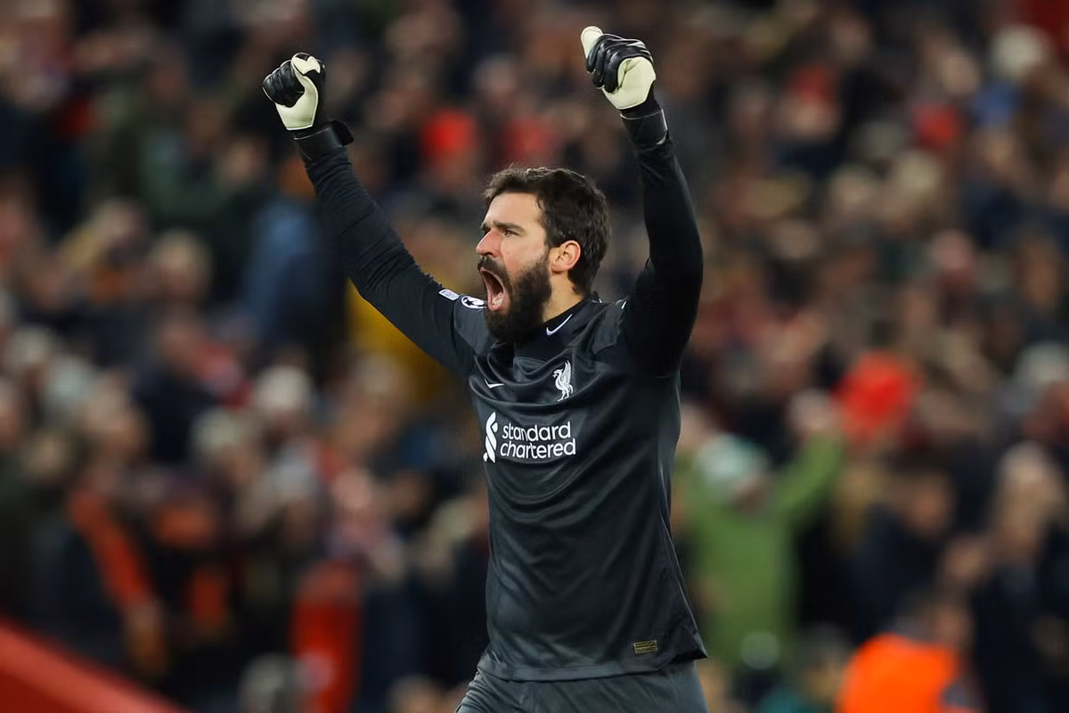Thủ môn: Alisson Becker (Liverpool, định giá chuyển nhượng: 50 triệu euro).