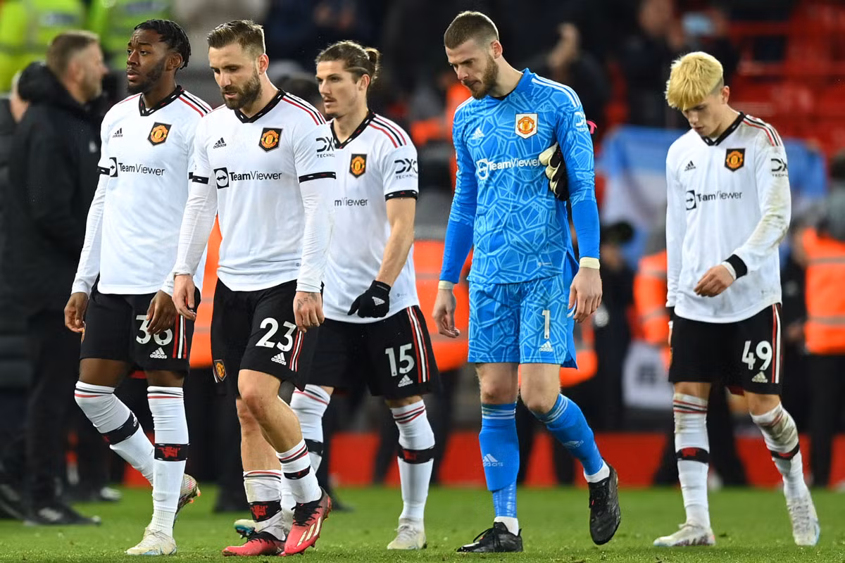 MU thảm bại trước Liverpool.