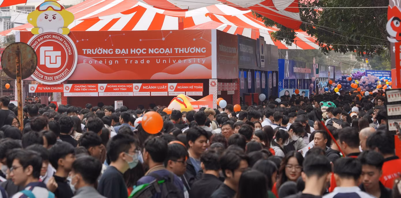 Không gian nhộn nhip như một ngày hội đúng nghĩa.