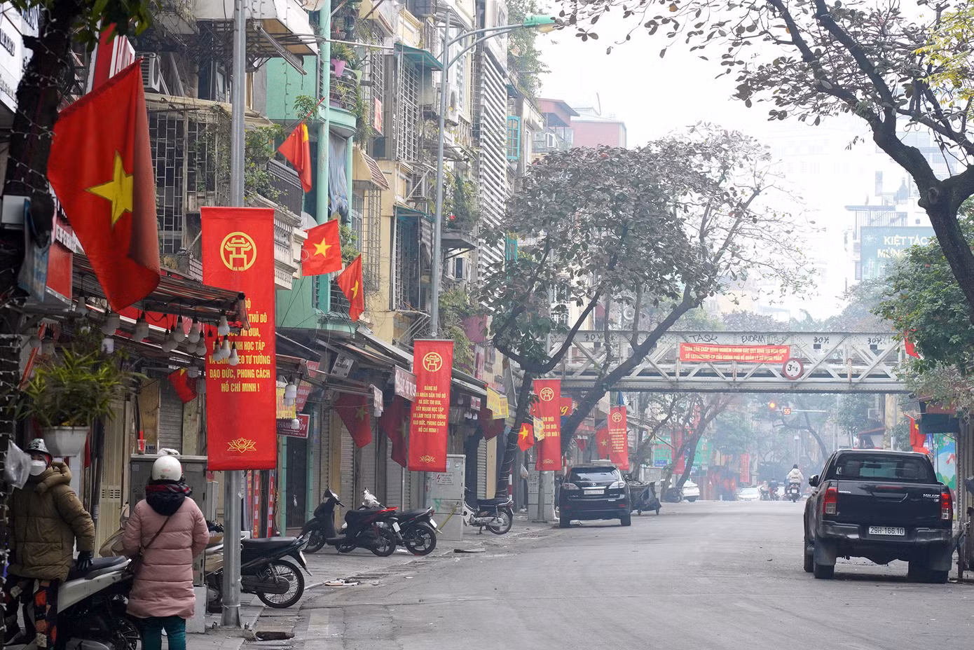 Phố Hàng Giấy.
