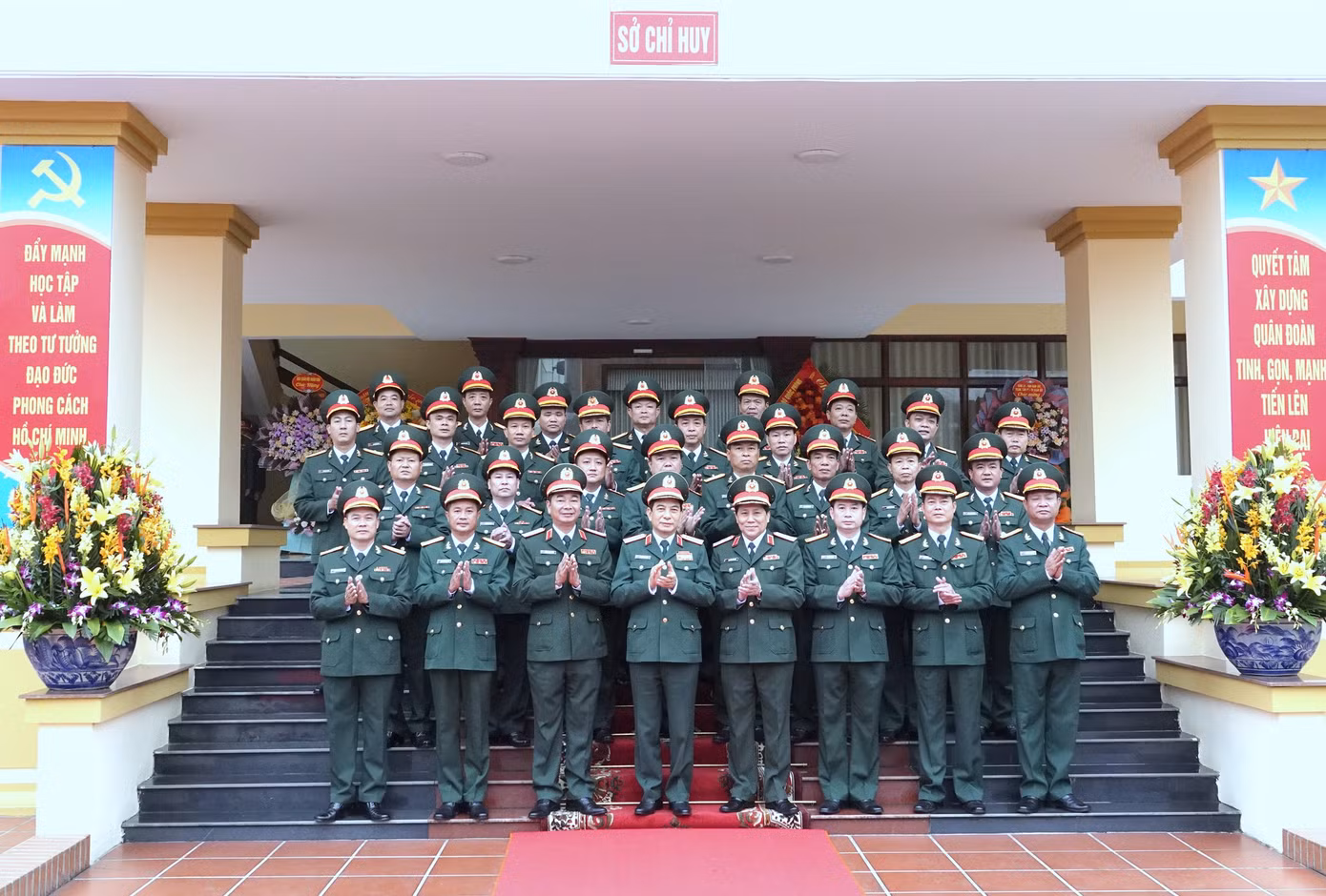 Lãnh đạo Quân ủy Trung ương - Bộ Quốc phòng cùng các tướng lĩnh, sĩ quan Quân đoàn 12.