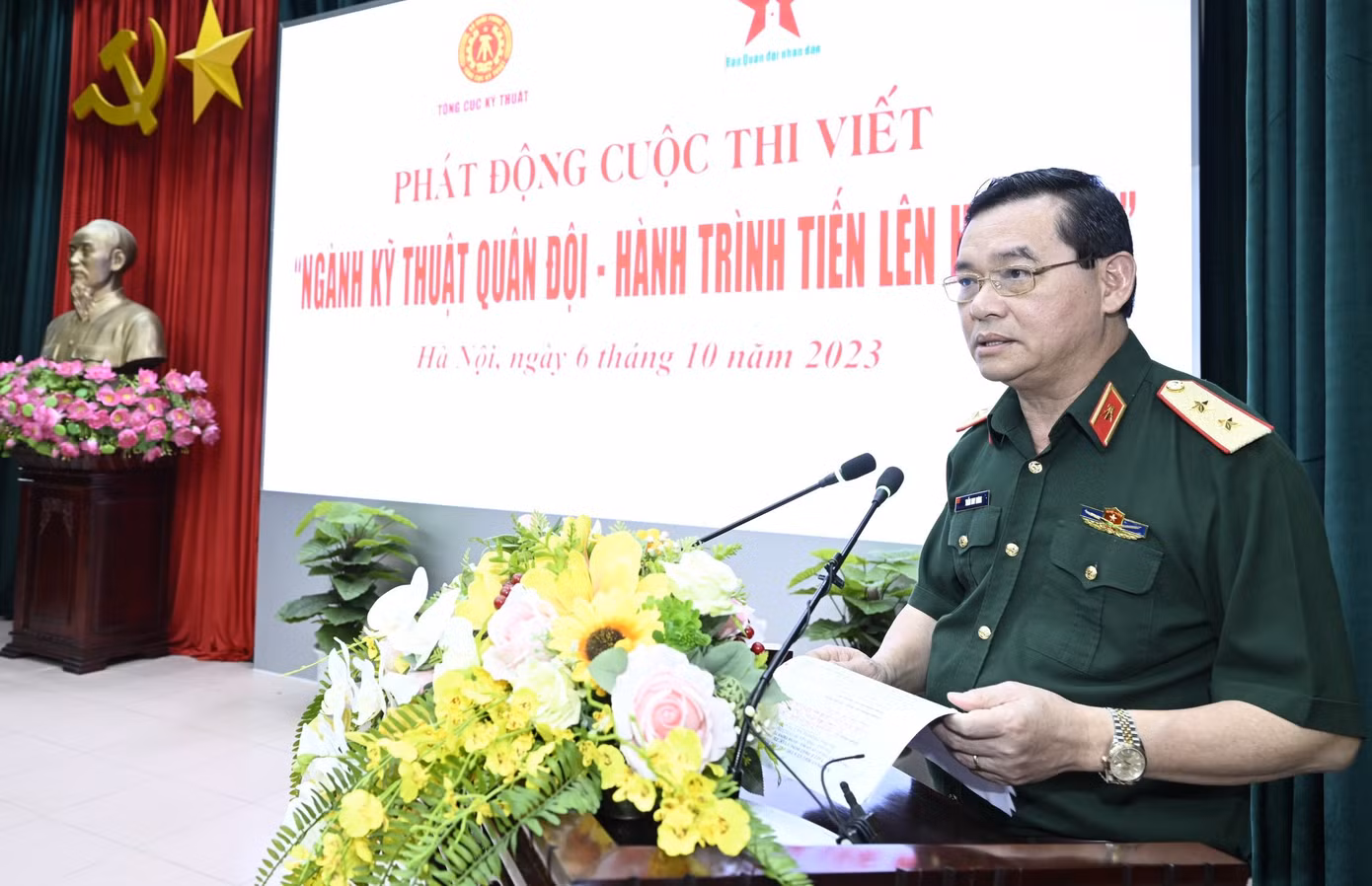 Trung tướng Trần Duy Hưng - Chính ủy Tổng cục Kỹ thuật (Trưởng ban chỉ đạo cuộc thi) phát biểu tại lễ phát động cuộc thi, sáng 6/10. Trung tướng Trần Duy Hưng - Chính ủy Tổng cục Kỹ thuật (Trưởng ban chỉ đạo cuộc thi) phát biểu tại lễ phát động cuộc thi, sáng 6/10.