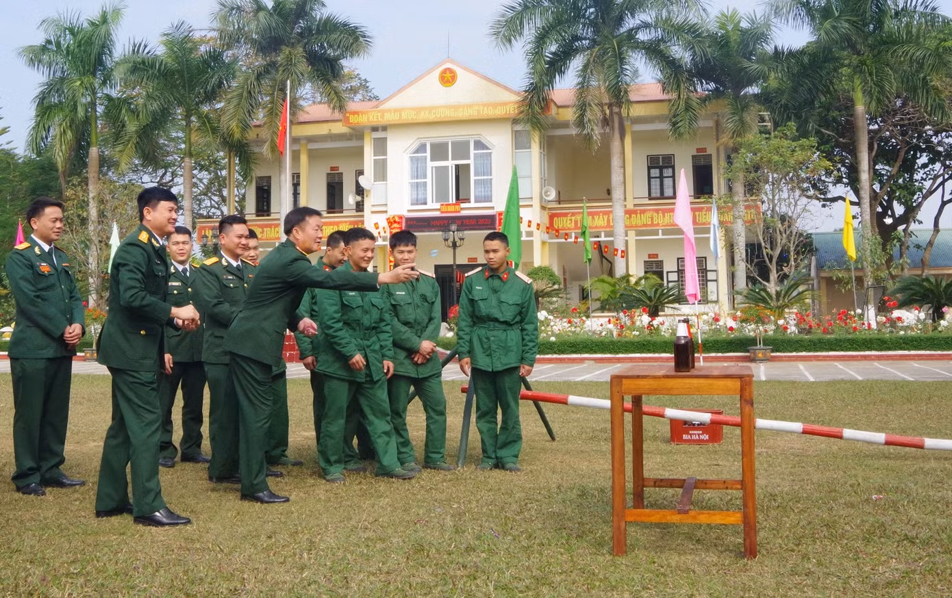 Lãnh đạo, chỉ huy Lữ đoàn Pháo binh 16 cùng ĐVTN sôi nổi tham gia các hoạt động văn hóa tinh thần trong ngày Tết nguyên đán 2023