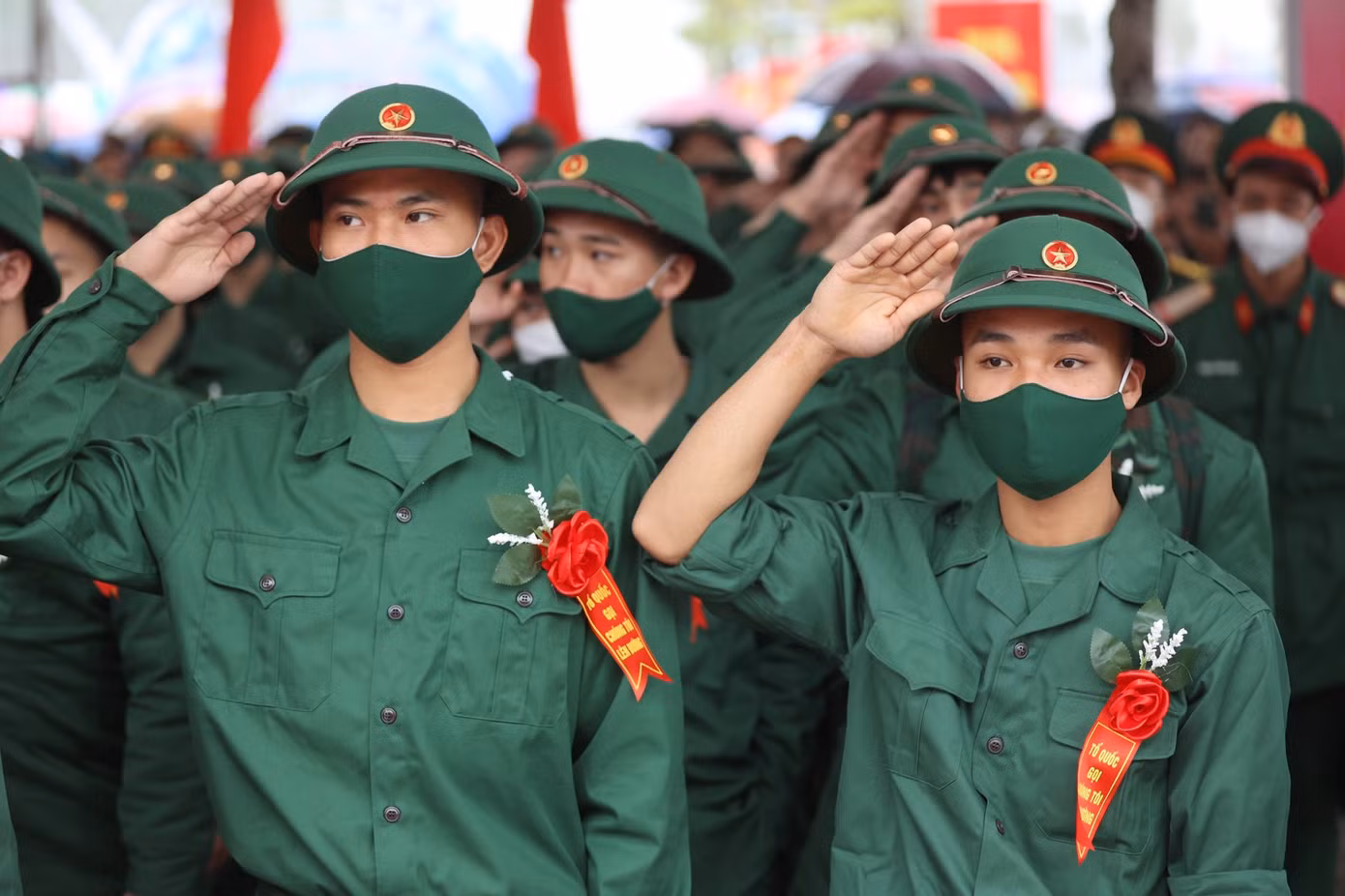 Trước giờ lên đường, các tân binh đều thể hiện quyết tâm rèn luyện, phấn đấu trong môi trường Quân đội và Công an