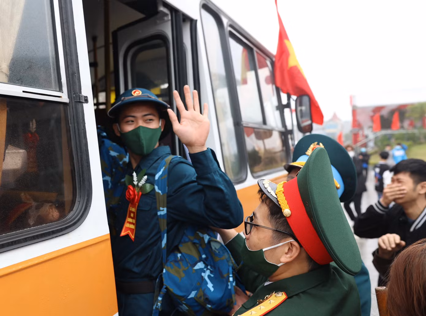 Tạm biệt hậu phương