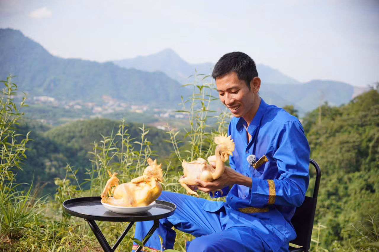 Anh Nguyễn Văn Đức - HTX Gà 9 cựa Tân Sơn khẳng định được thương hiệu trên thị trường