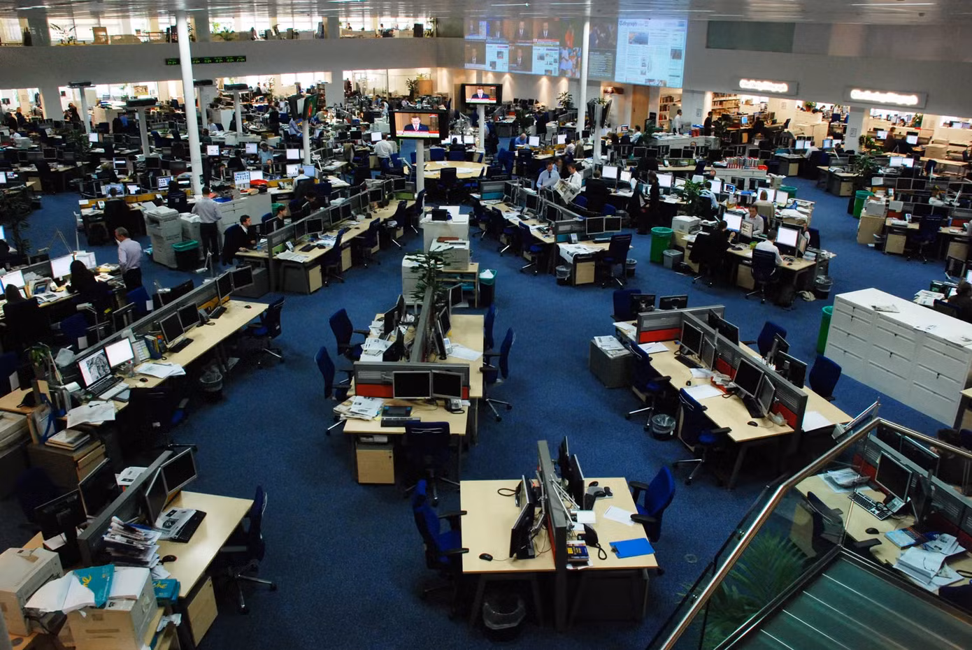 Trong 2 năm, Reuters và các chuyên gia công nghệ đã phát triển Reuters News Tracer cho phép các nhà báo phát hiện và xác thực tin tức theo thời gian thực trên mạng xã hội X. Ảnh: Reuters