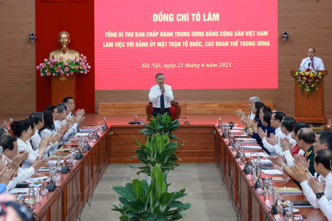 Tổng Bí thư Tô Lâm làm việc với Đảng ủy MTTQ, các đoàn thể Trung ương. Ảnh: N.Hải.