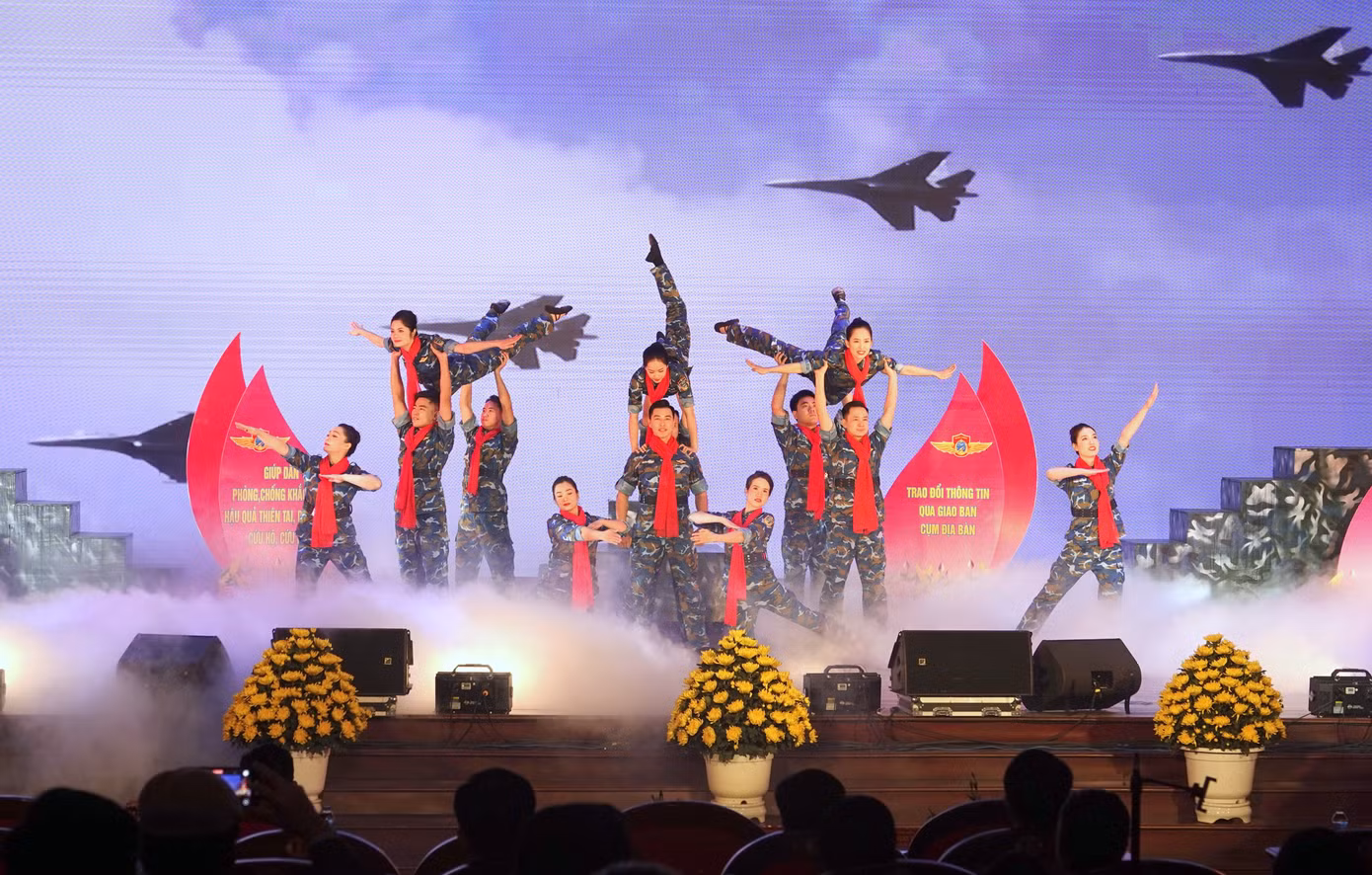 Phần thi của đội thi Quân chủng Phòng không - Không quân.