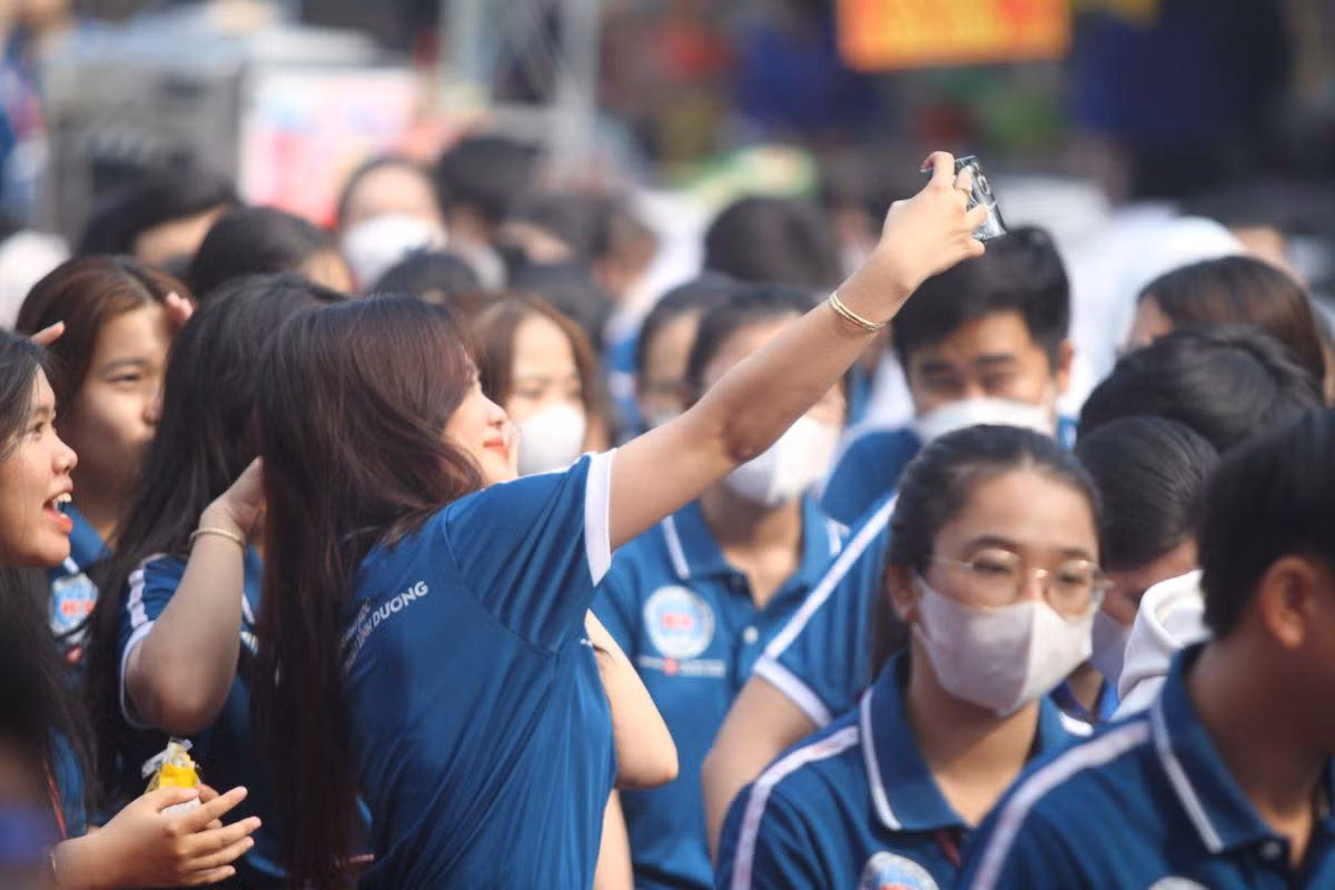 Các bạn sinh viên tham dự Tuần lễ học sinh, sinh viên tỉnh Bình Dương năm 2024.