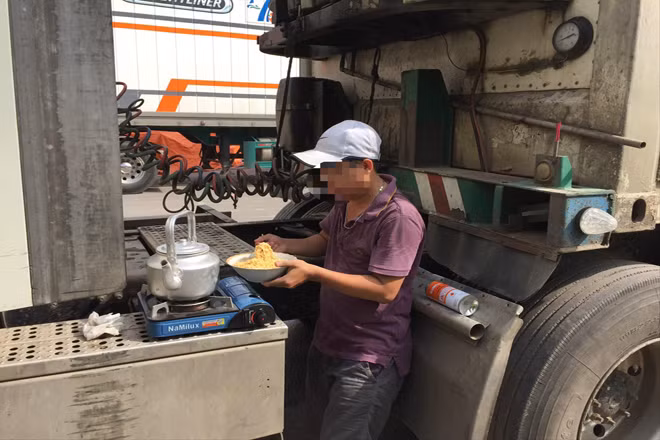 Tài xế đường dài: Nạp ma túy chống... buồn ngủ ảnh 2