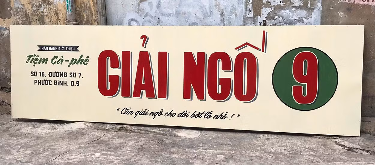 Thời gian gần đây tại TPHCM, việc sử dụng bảng hiệu vẽ tay mang phong cách xưa đang dần xuất hiện trở lại và được nhiều người yêu thích.