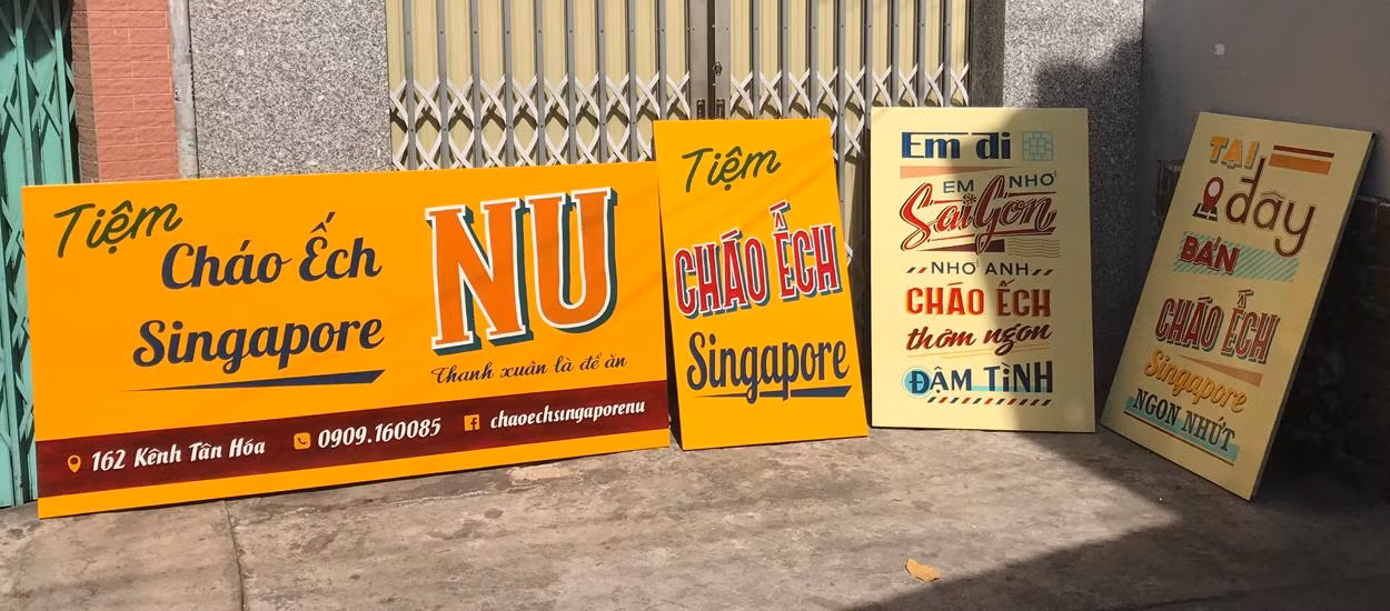 Ngoài bảng hiệu, anh Bảo còn vẽ thêm các khung trang trí.