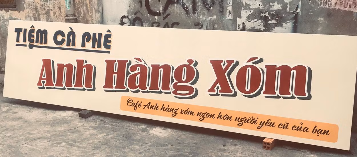 Những tấm bảng hiệu mang phong cách truyền thống nhưng cũng mang hơi thở tươi tắn hiện đại với những thông điệp gần gũi với giới trẻ.