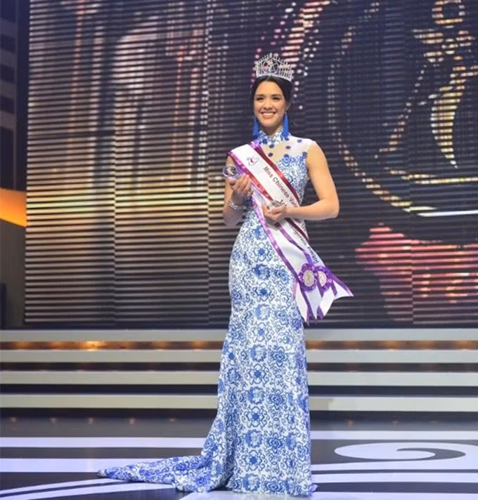 Con gái Chung Lệ Đề, Yasmine Ross, đoạt giải Á hậu 1.